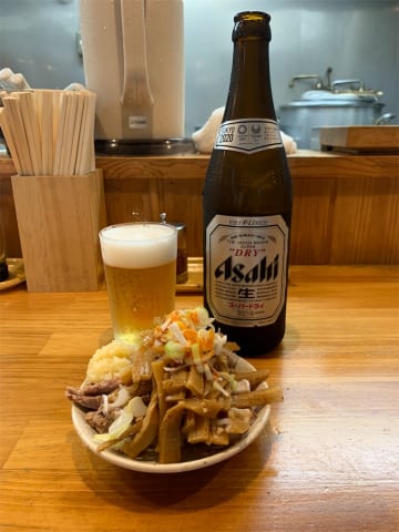 【画像】ラーメン屋でビール頼んだときにオマケのおつまみが付いてくるかどうかの緊張感